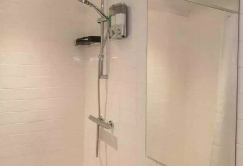 ペンション Turner   En Suite Room In Canalside Guesthouse