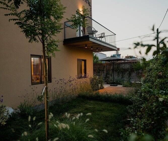 レジデンス Capital Luxury Suites