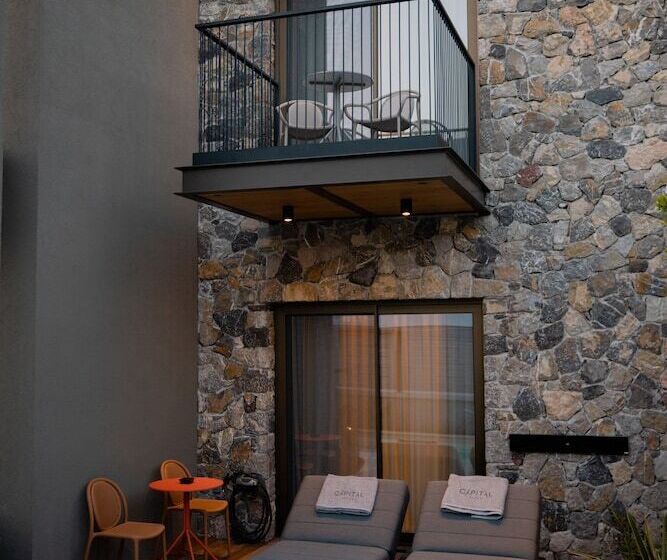 レジデンス Capital Luxury Suites