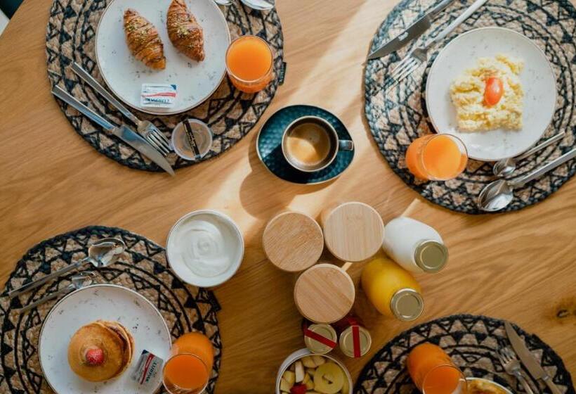 レジデンス Capital Luxury Suites