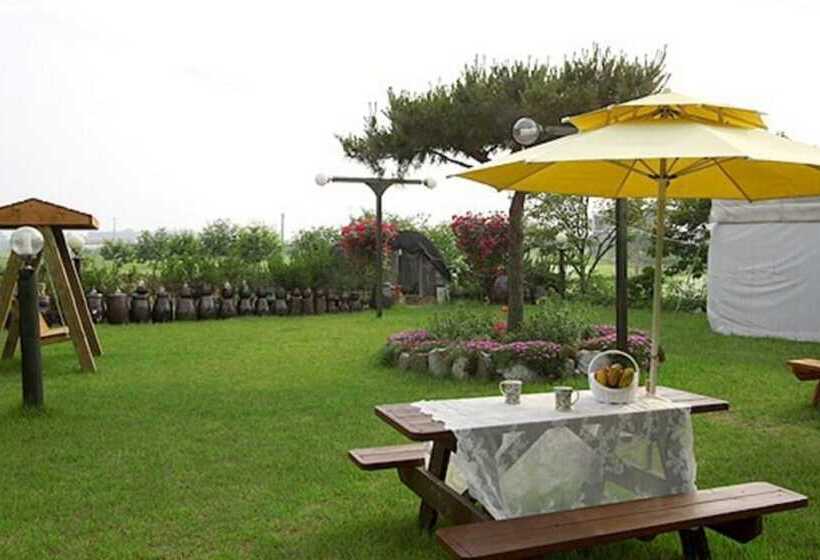 Taean Jeonyeongnoeul Pension