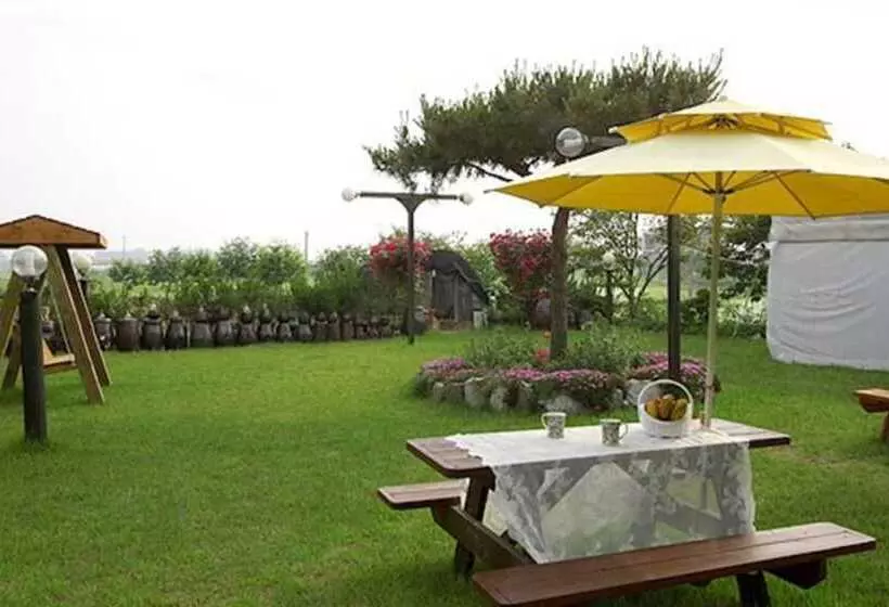 Taean Jeonyeongnoeul Pension