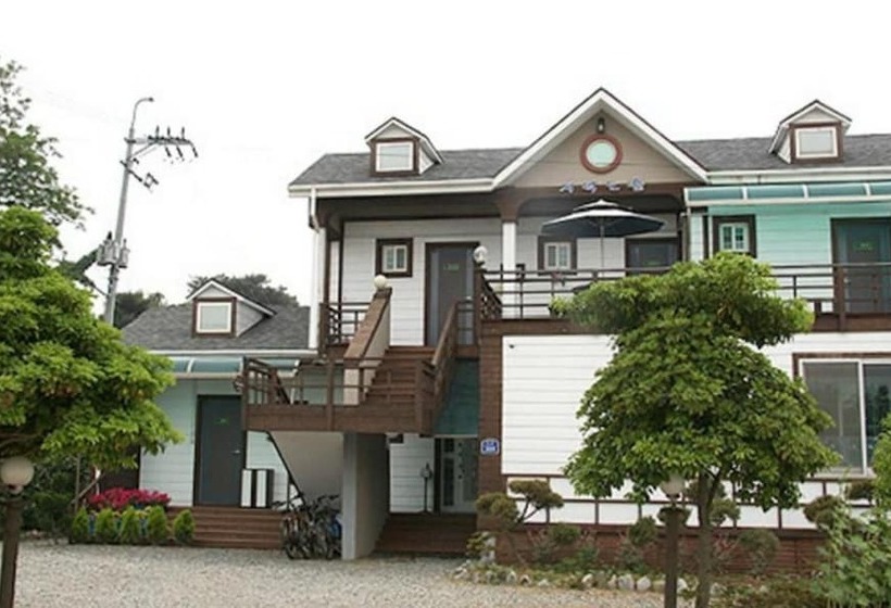 Taean Jeonyeongnoeul Pension