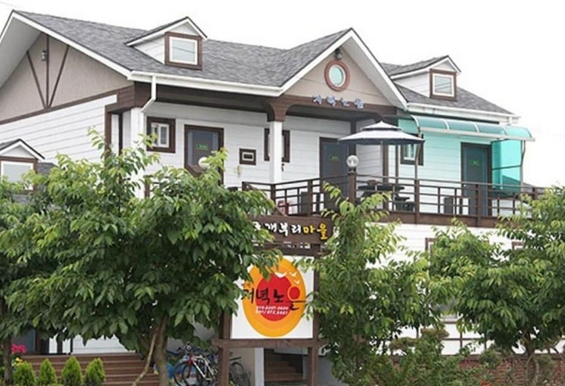 Taean Jeonyeongnoeul Pension