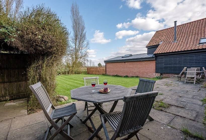 The Hayloft Boundary Farm Air Manage Suffolk