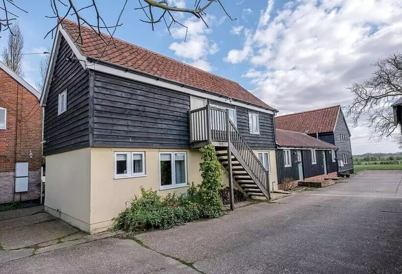 The Hayloft Boundary Farm Air Manage Suffolk