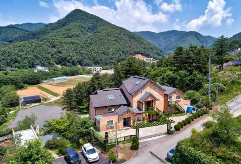 Yangpyeong Beulleosseom Pet Spa Pension