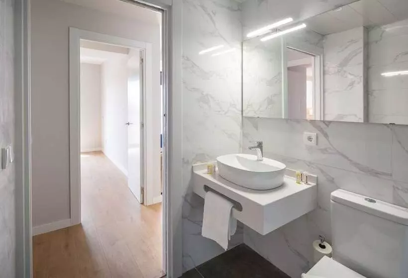 Apartaments Rambla 68