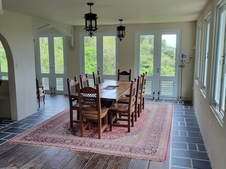 تختخواب و صبحانه Villa Gringo Farms