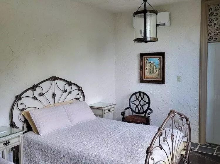 تختخواب و صبحانه Villa Gringo Farms