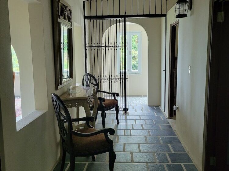 تختخواب و صبحانه Villa Gringo Farms