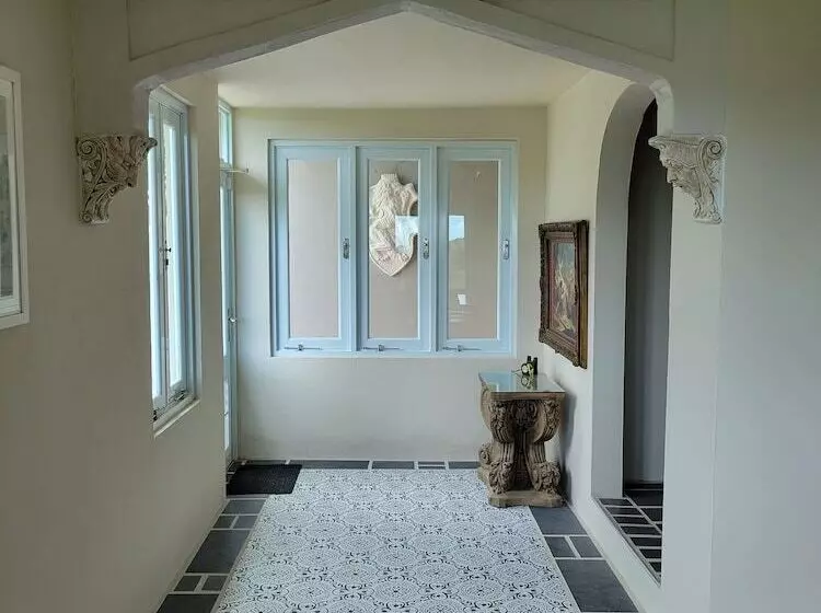 تختخواب و صبحانه Villa Gringo Farms