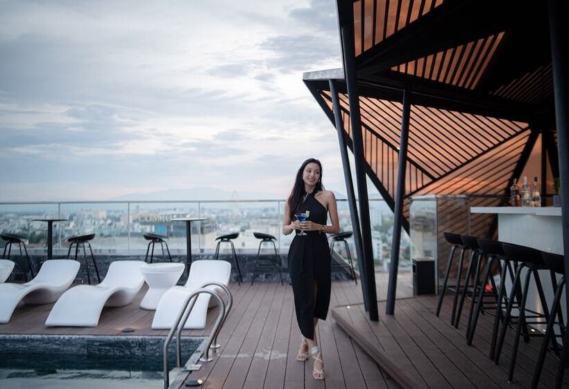 Draco Hotel & Suites