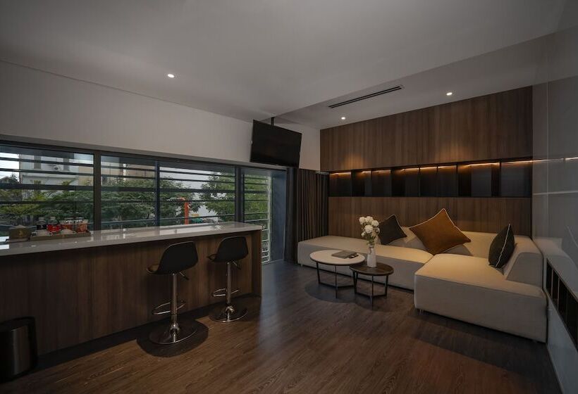 Draco Hotel & Suites