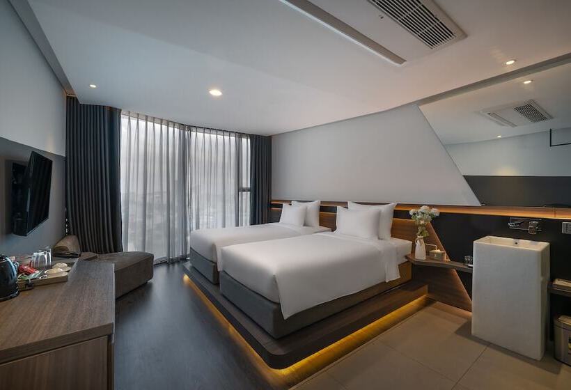 Draco Hotel & Suites