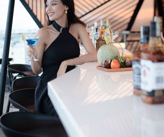 Draco Hotel & Suites