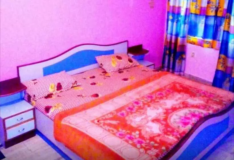 Hotelli Goroomgo Surya Rishikesh