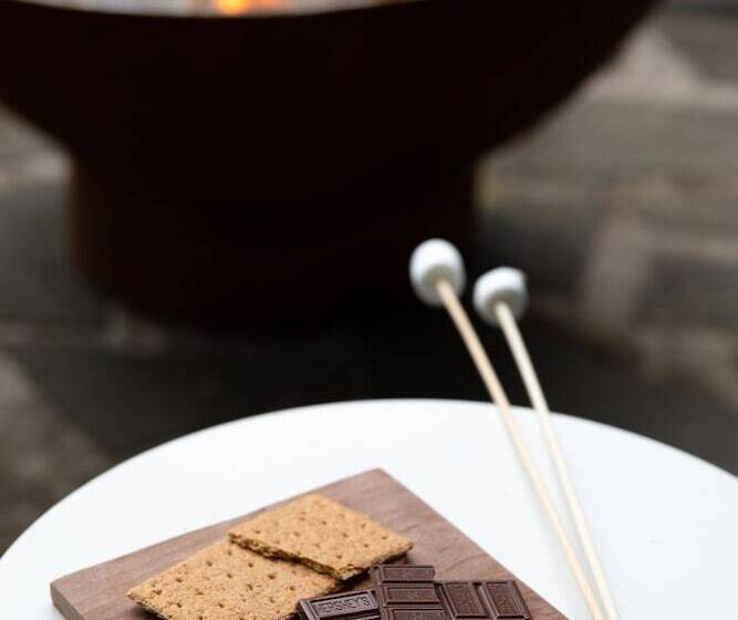 בית מלון כפרי The Darby