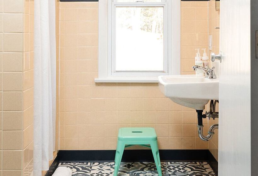 בית מלון כפרי The Darby