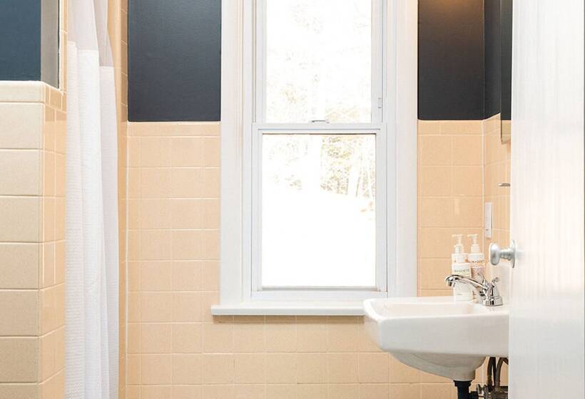 בית מלון כפרי The Darby