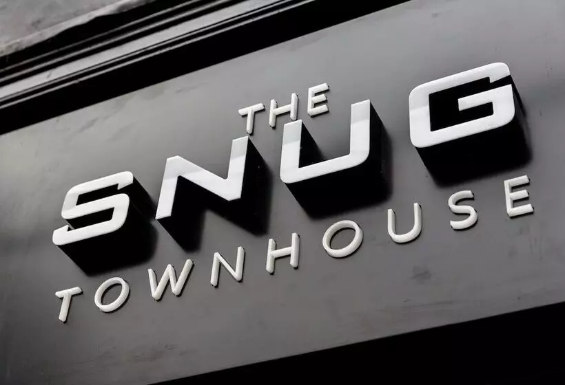 هتل The Snug Townhouse