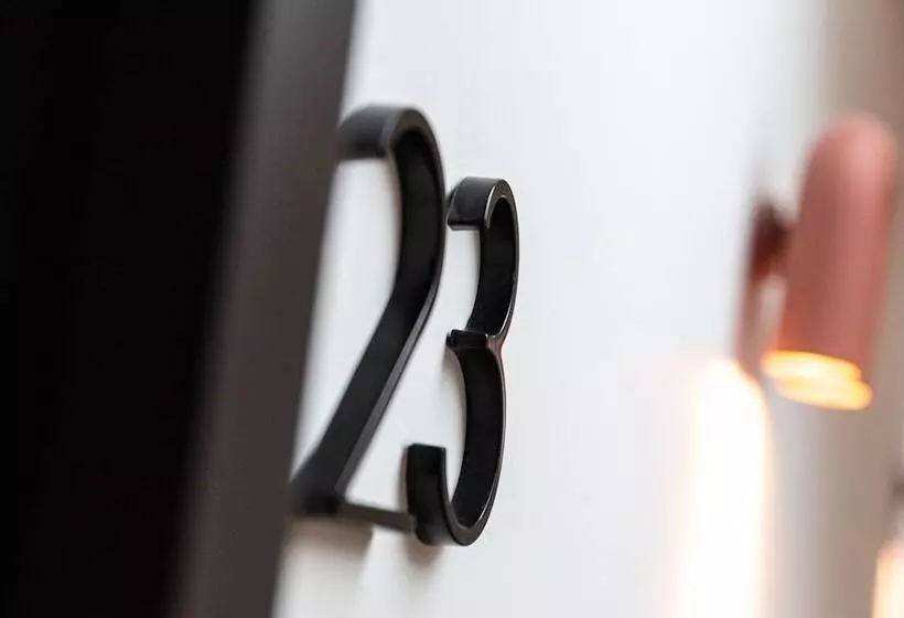 هتل The Snug Townhouse