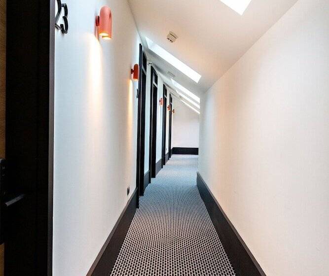 酒店 The Snug Townhouse