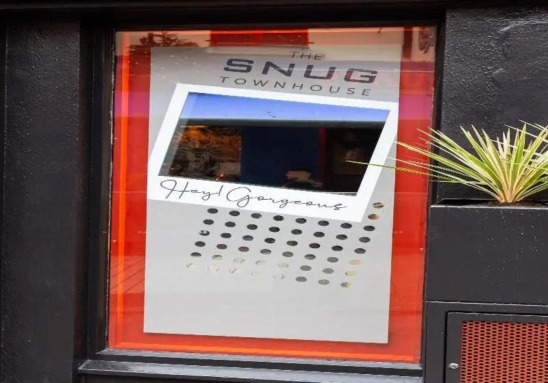 هتل The Snug Townhouse