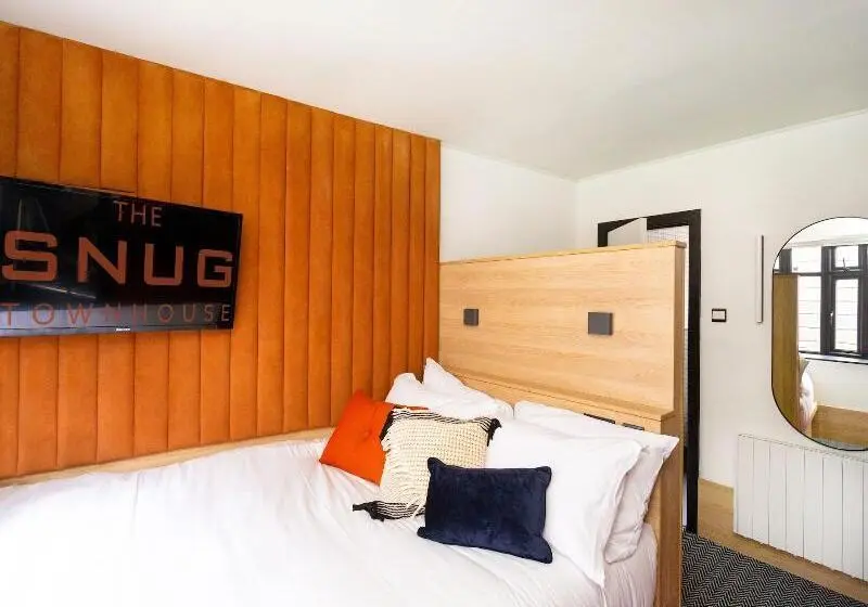 هتل The Snug Townhouse