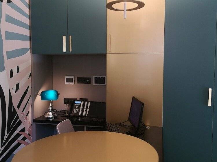 ホテル The Time Home&