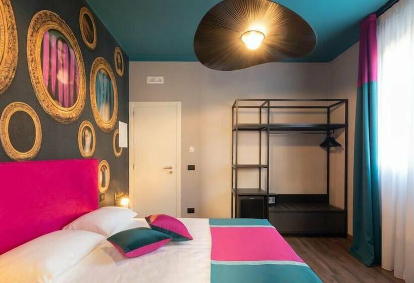 ホテル The Time Home&