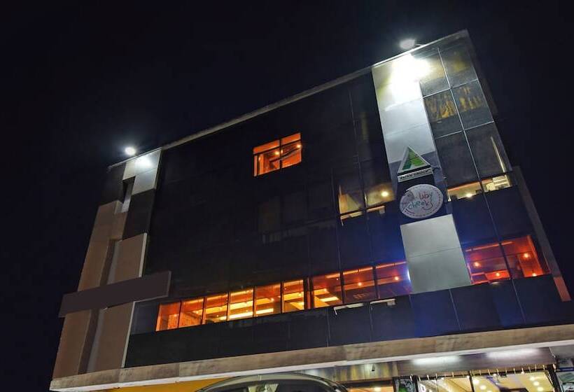 Hotelli Treebo Sky Point