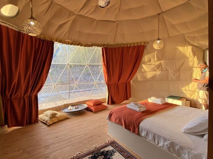 בית מלון כפרי Türkdomes Glamping