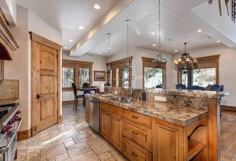 The Lookout 4 Bedrooms Plo 6590 By Kbm