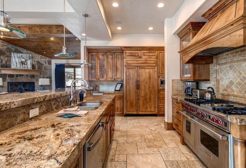 The Lookout 4 Bedrooms Plo 6590 By Kbm