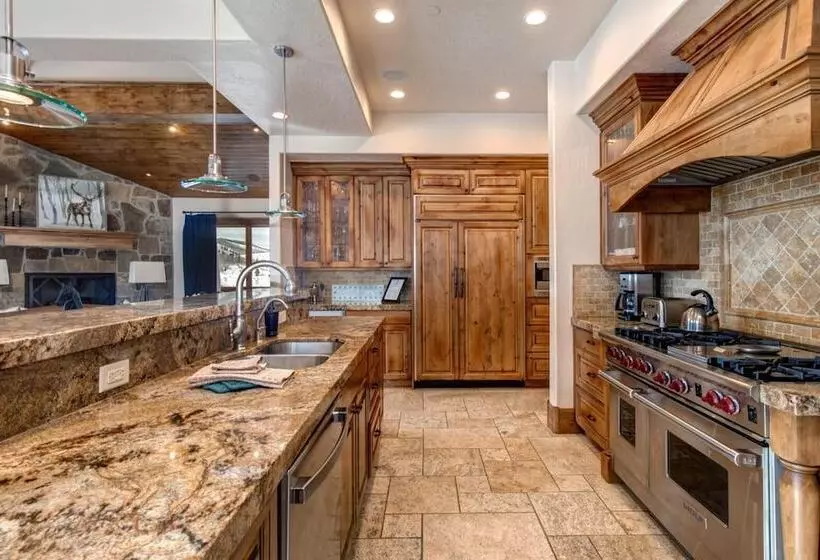 The Lookout 4 Bedrooms Plo 6590 By Kbm