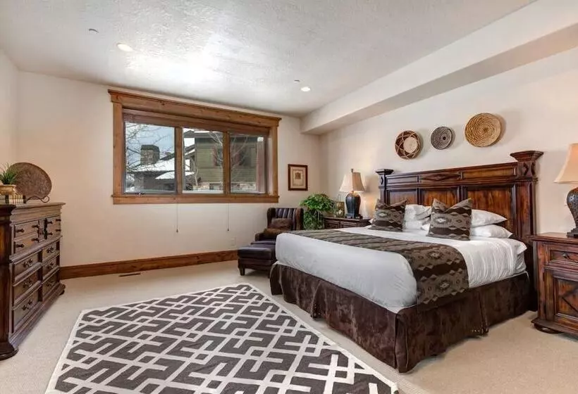 The Lookout 4 Bedrooms Plo 6590 By Kbm