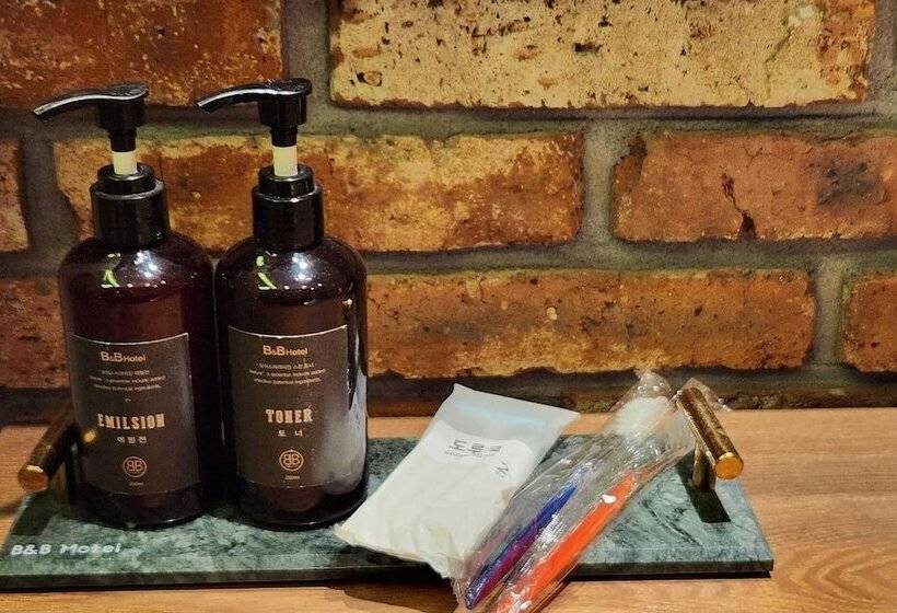 모텔 Gimcheon The B And B