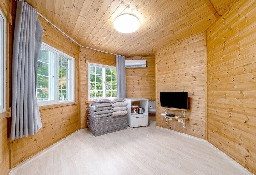 Paju Sugavill Agyeon Dongban Pension