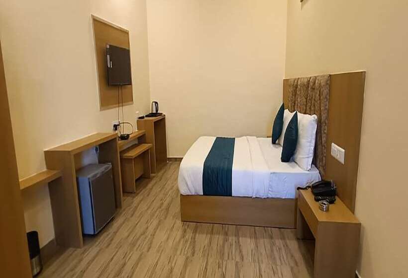 Пансион Fun Park Sanand