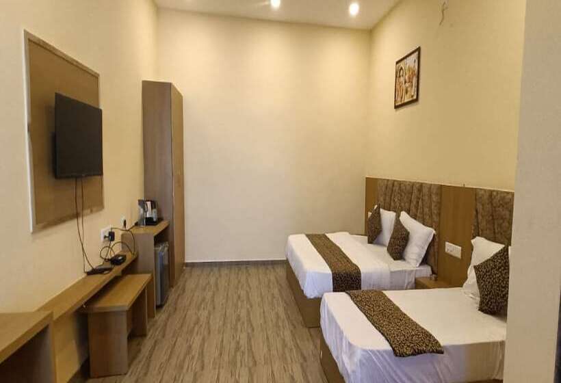 Пансион Fun Park Sanand