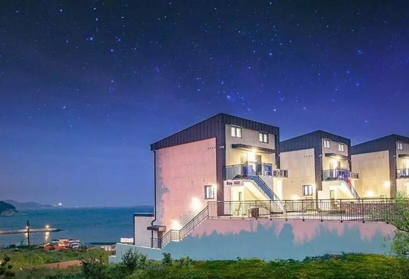 پانسیون Geojedo Bay Hill Pool Villa