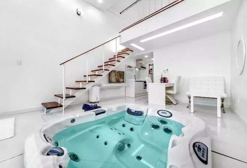 پانسیون Geojedo Bay Hill Pool Villa