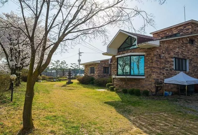 Yeoju Riverview Motel
