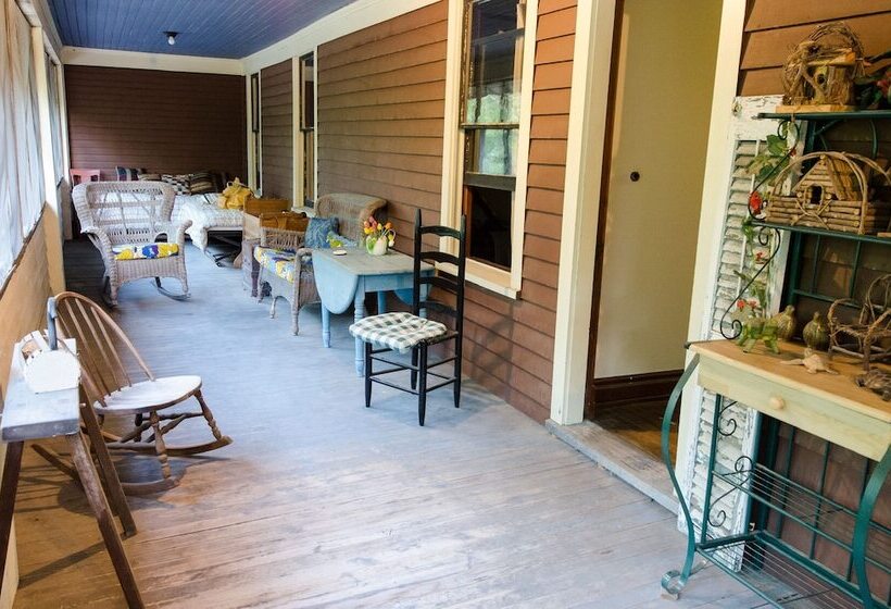 Bed and Breakfast North Branch Outing Club