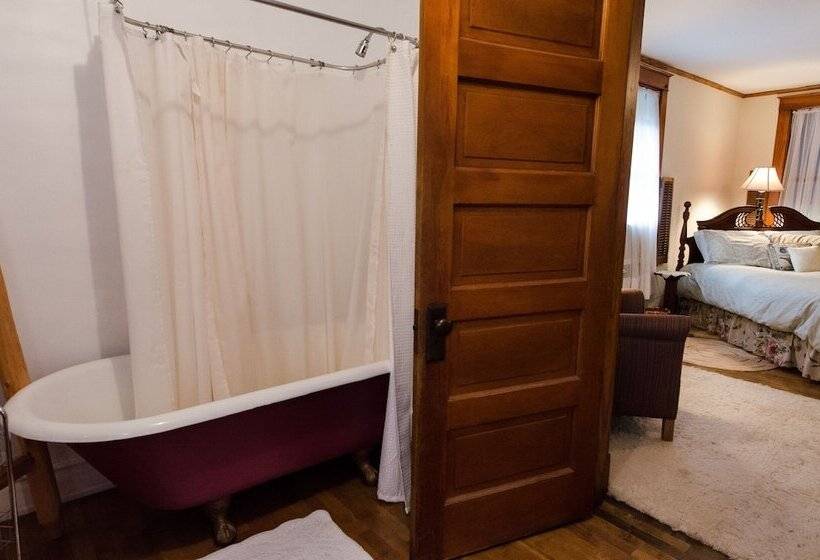 Bed and Breakfast North Branch Outing Club