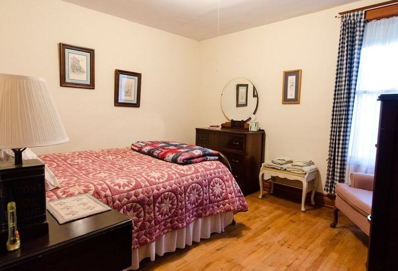 Bed and Breakfast North Branch Outing Club