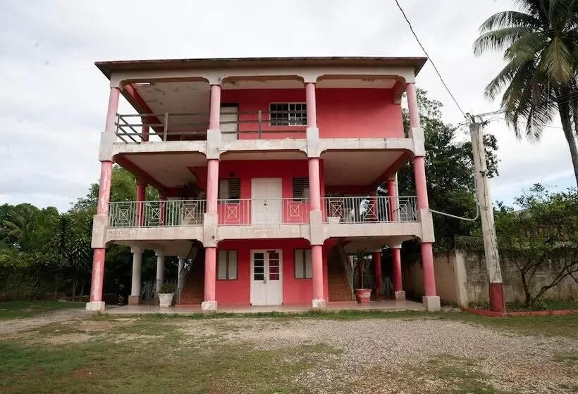 تختخواب و صبحانه Santa Crest