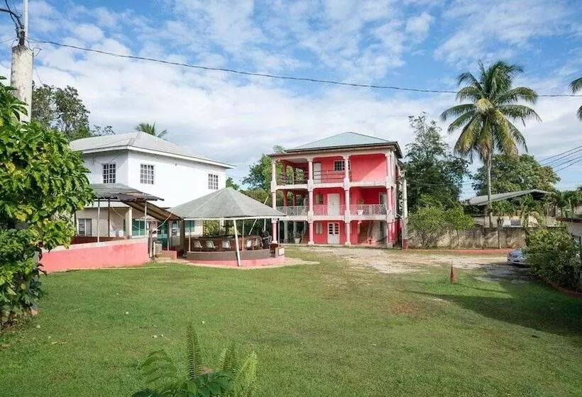 تختخواب و صبحانه Santa Crest