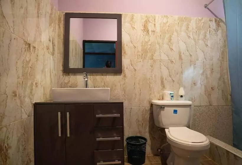 تختخواب و صبحانه Santa Crest